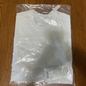 LULULEMON basic Tshirt. *BRAND NEW*